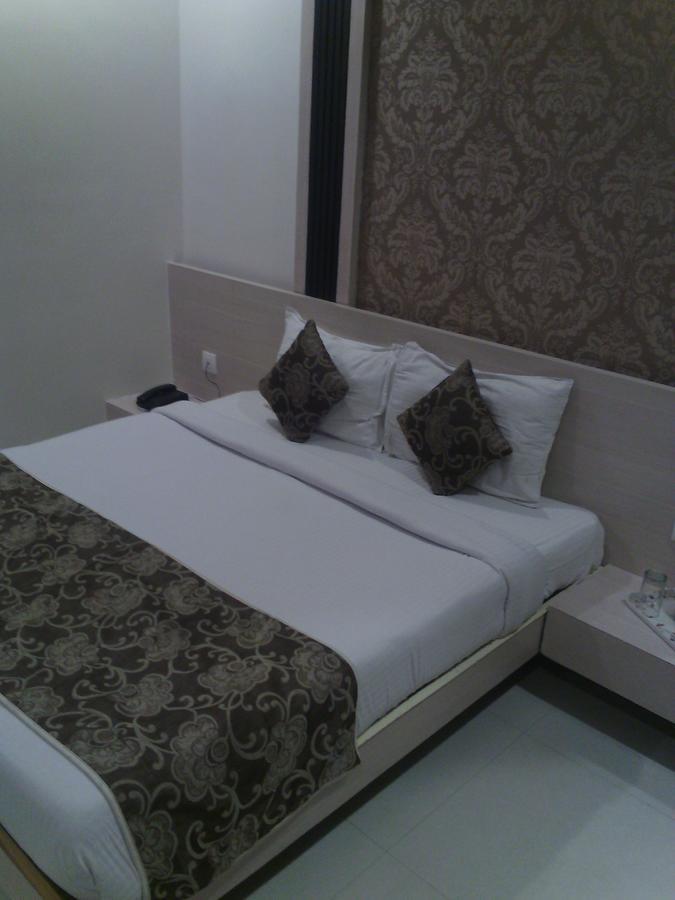 Celebration Hotel And Resort Rewa Luaran gambar
